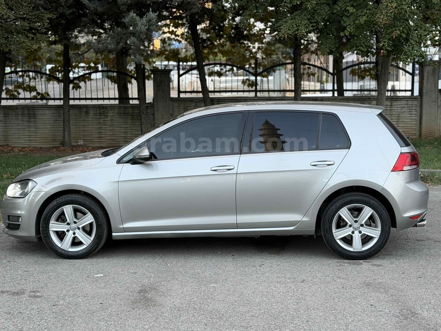 Galeriden Volkswagen Golf 1.6 TDi BlueMotion Comfortline 2015 Model İstanbul 169.000 km Gri 6