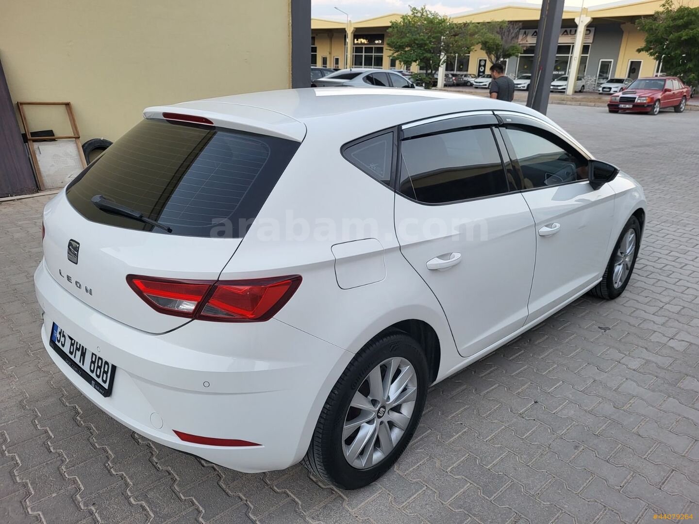 ONİKS OTOMOTİVDEN 2018 SEAT LEON 1.6 TDI OTOMATİK 137000 KM 5