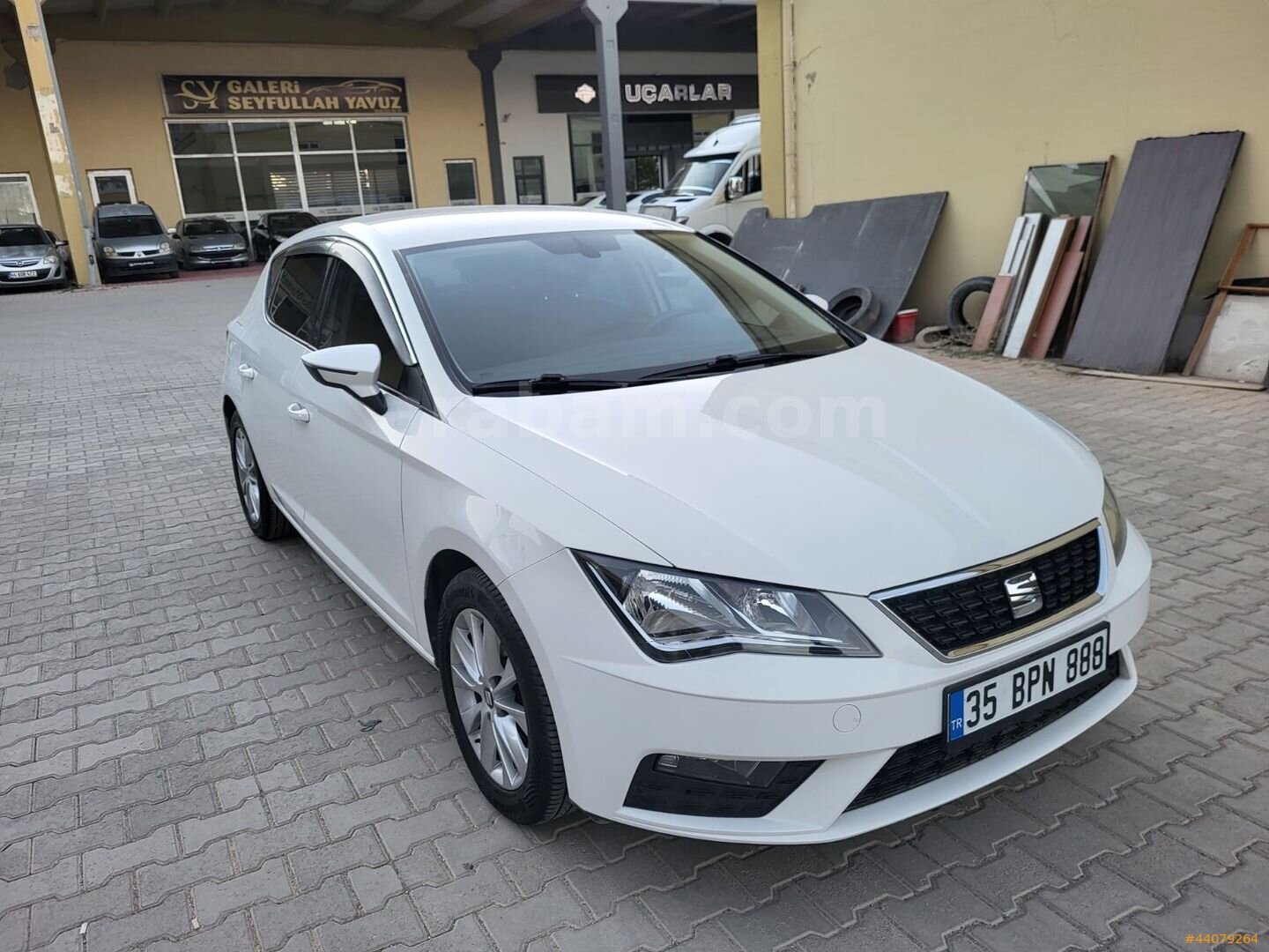 ONİKS OTOMOTİVDEN 2018 SEAT LEON 1.6 TDI OTOMATİK 137000 KM 3
