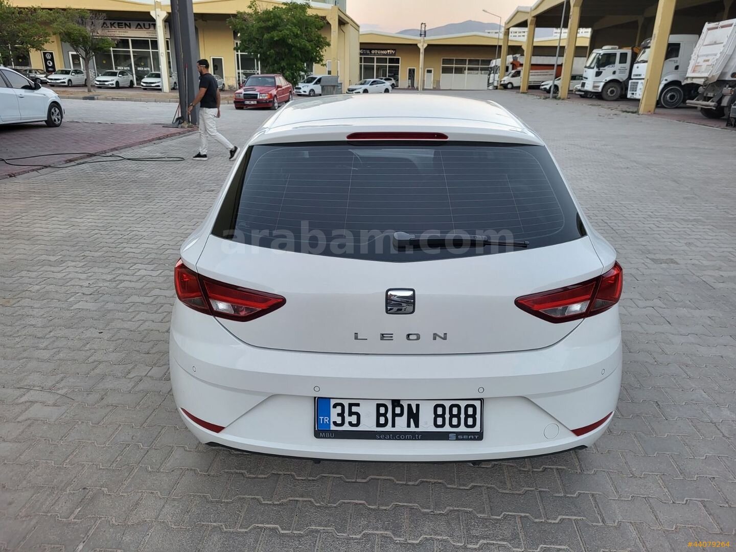 ONİKS OTOMOTİVDEN 2018 SEAT LEON 1.6 TDI OTOMATİK 137000 KM 6