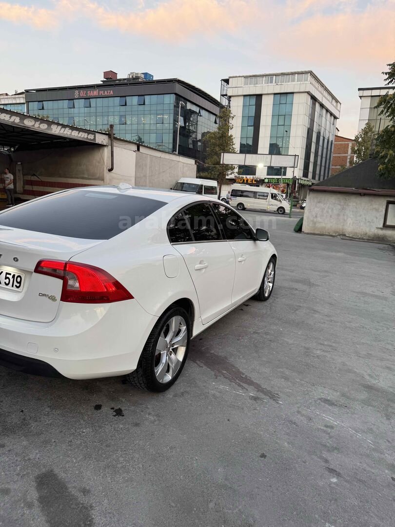 Sahibinden Volvo S60 2.0 D Premium 2012 Model İstanbul 277.000 km Beyaz 3