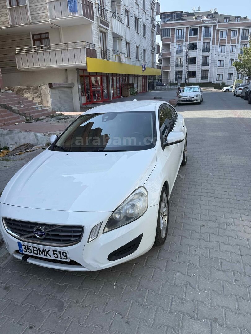 Sahibinden Volvo S60 2.0 D Premium 2012 Model İstanbul 277.000 km Beyaz 1
