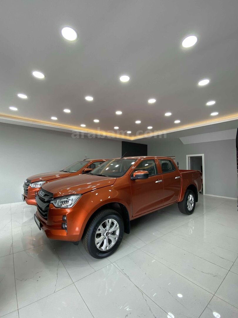 Sahibinden Isuzu D-Max 1.9 D 4x2 V-Life 2023 Model KM 4