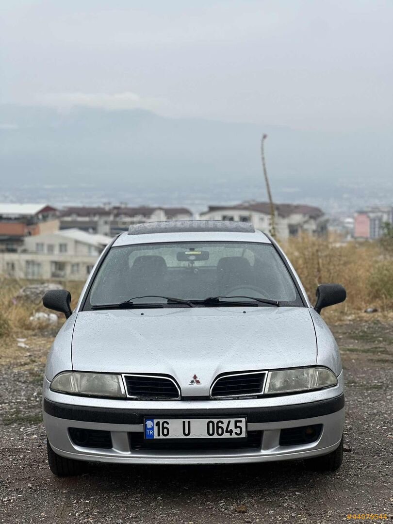 Galeriden Mitsubishi Carisma 1.6 Avance 2001 Model Bursa 328.000 km Gri 2