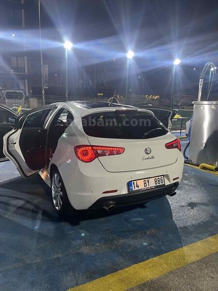 Sahibinden Alfa Romeo Giulietta 1.4 TB Distinctive 2011 Model Bolu 191.000 km Beyaz