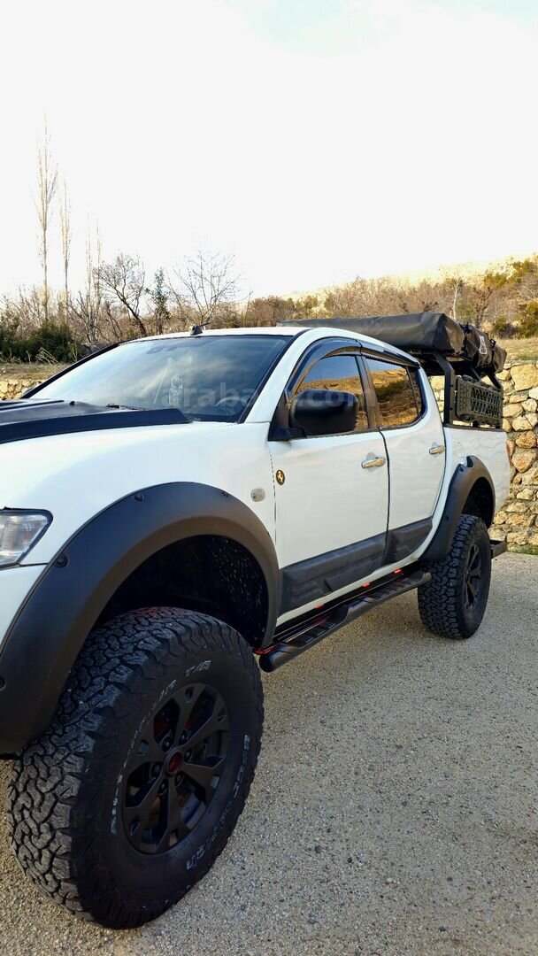 BAKIMLARI YENİ Sahibinden Mitsubishi L 200 4x4 Instyle 178 BG'lik 2013 Model 257.000 km 3