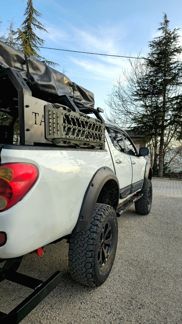 BAKIMLARI YENİ Sahibinden Mitsubishi L 200 4x4 Instyle 178 BG'lik 2013 Model 257.000 km 4
