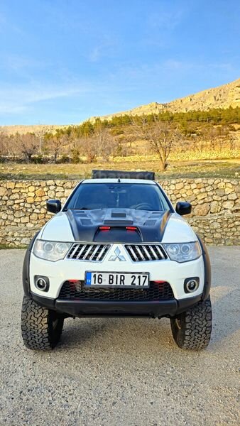 BAKIMLARI YENİ Sahibinden Mitsubishi L 200 4x4 Instyle 178 BG'lik 2013 Model 257.000 km