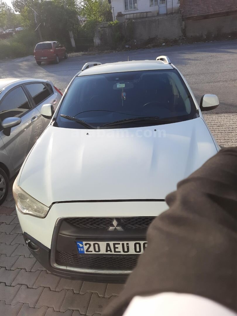 Sahibinden Mitsubishi ASX 1.6 MIVEC Intense 2011 Model 270.000 km Beyaz 4