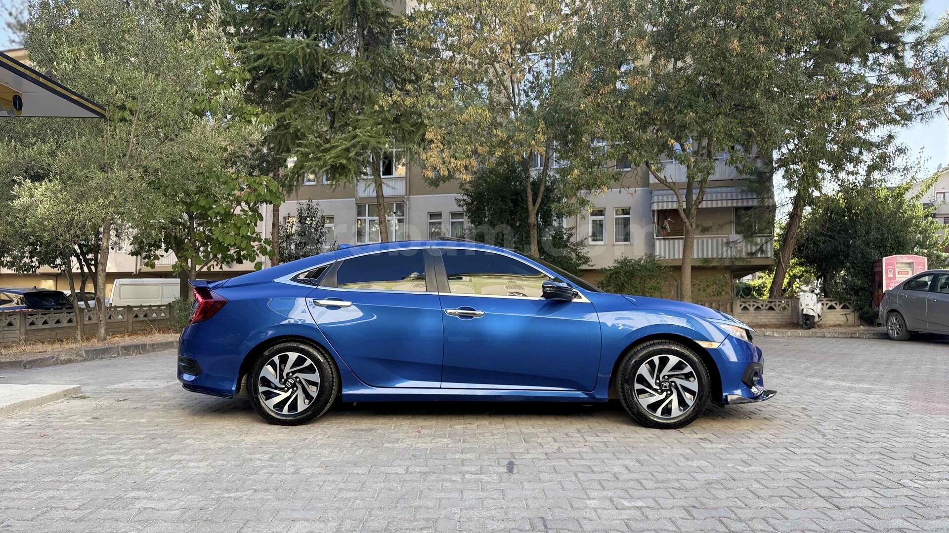 TEMİZ KULLANILMIŞ MAVİ 2019 MODEL 4