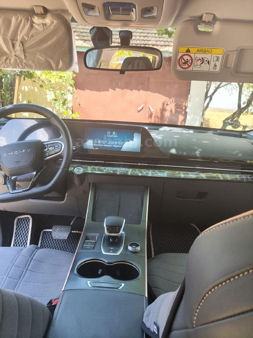 Sahibinden Chery Omoda 5 1.6 T-GDI Comfort 2024 Model İzmir 30.400 km Gri (Gümüş) 3