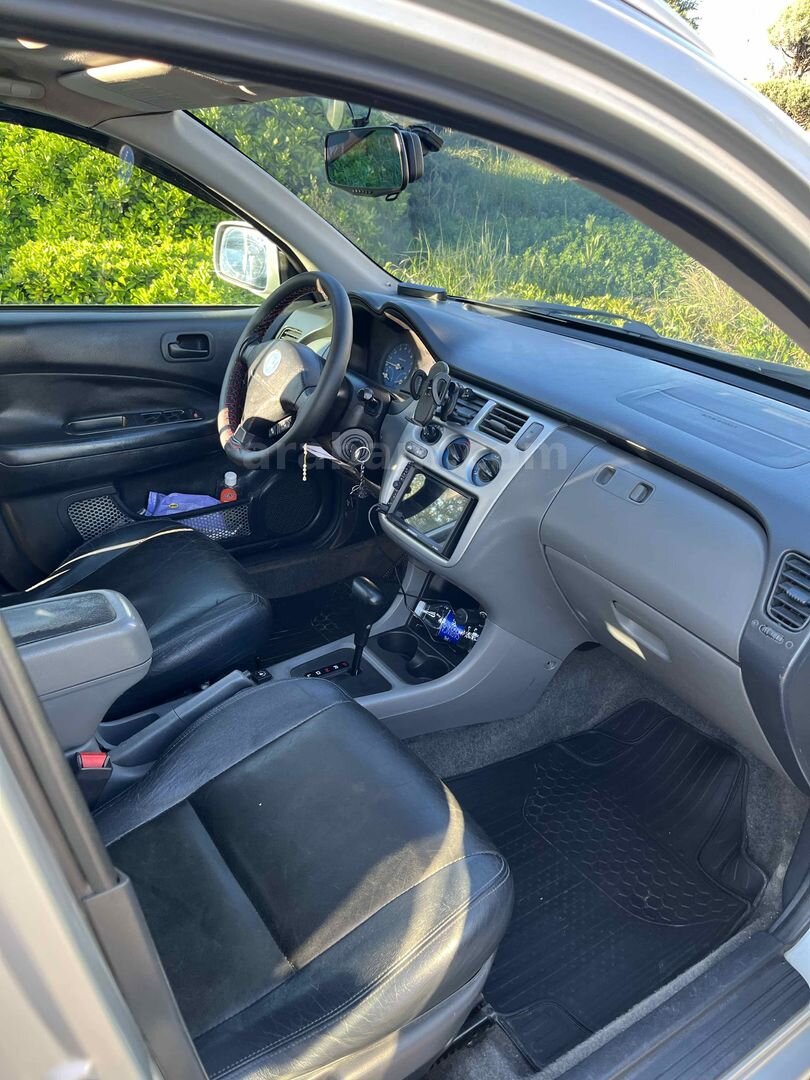 Sahibinden Honda HR-V 4WD 2000 Model 6