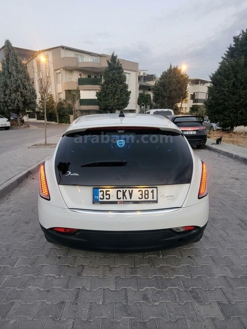 Sahibinden Lancia Delta 1.6 MJet 2011 Model İzmir 260.000 km Beyaz 3