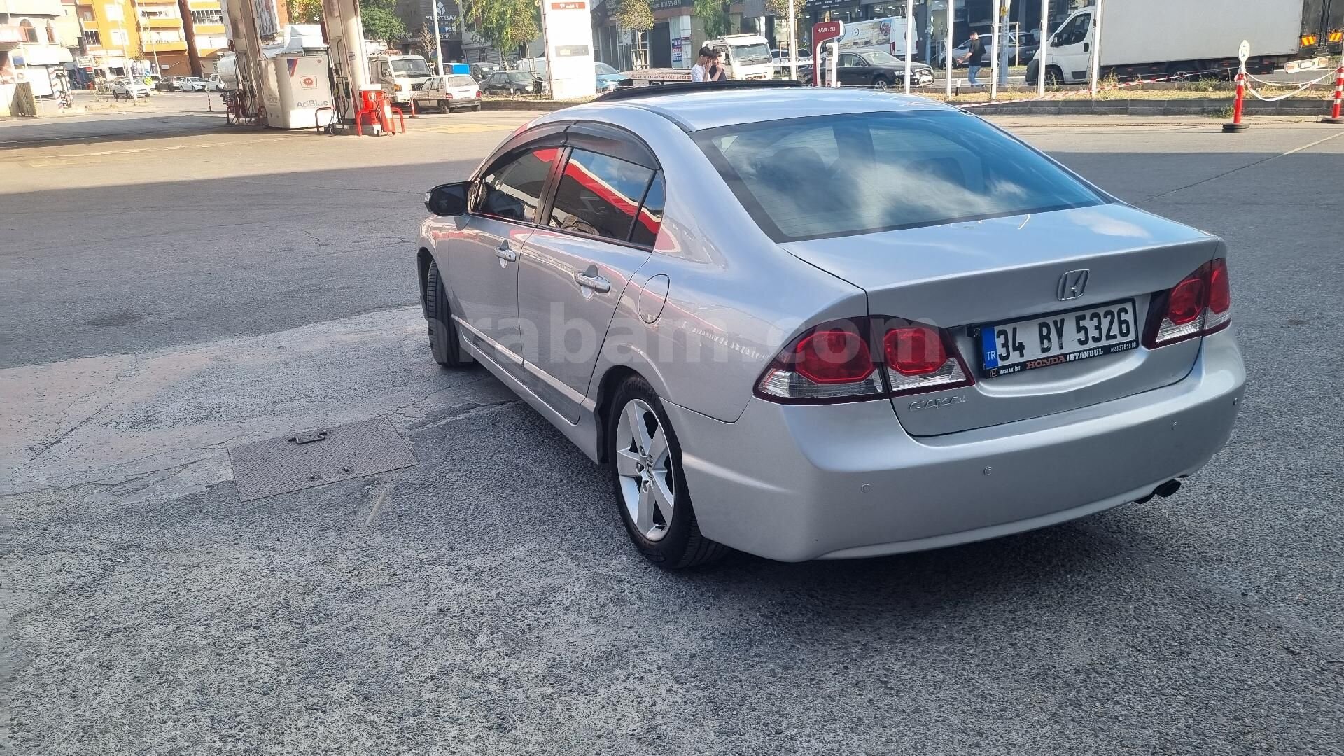 Sahibinden Honda Civic 1.6i VTEC Elegance 2011 Model 2