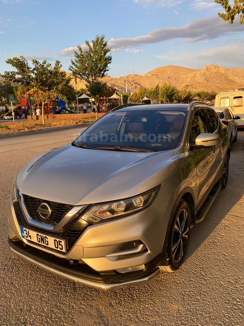Sahibinden Nissan Qashqai 1.3 DIG-T Sky Pack Plus 2021 Model 2
