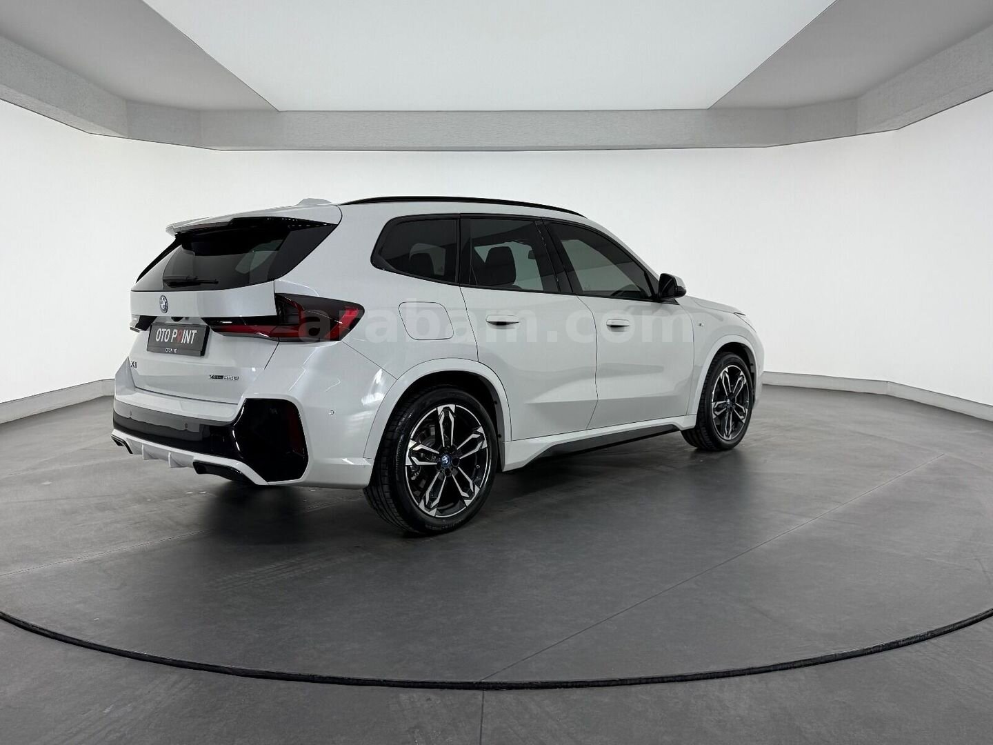 otomobil BMW X1 1.5 xDrive 25e M Sport 4
