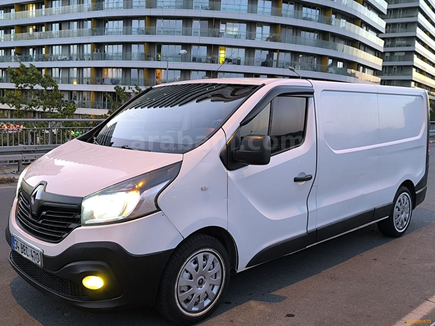 Galeriden Renault Trafic 1.6 DCI Grand Confort 2017 Model İstanbul 445.000 km Beyaz 6