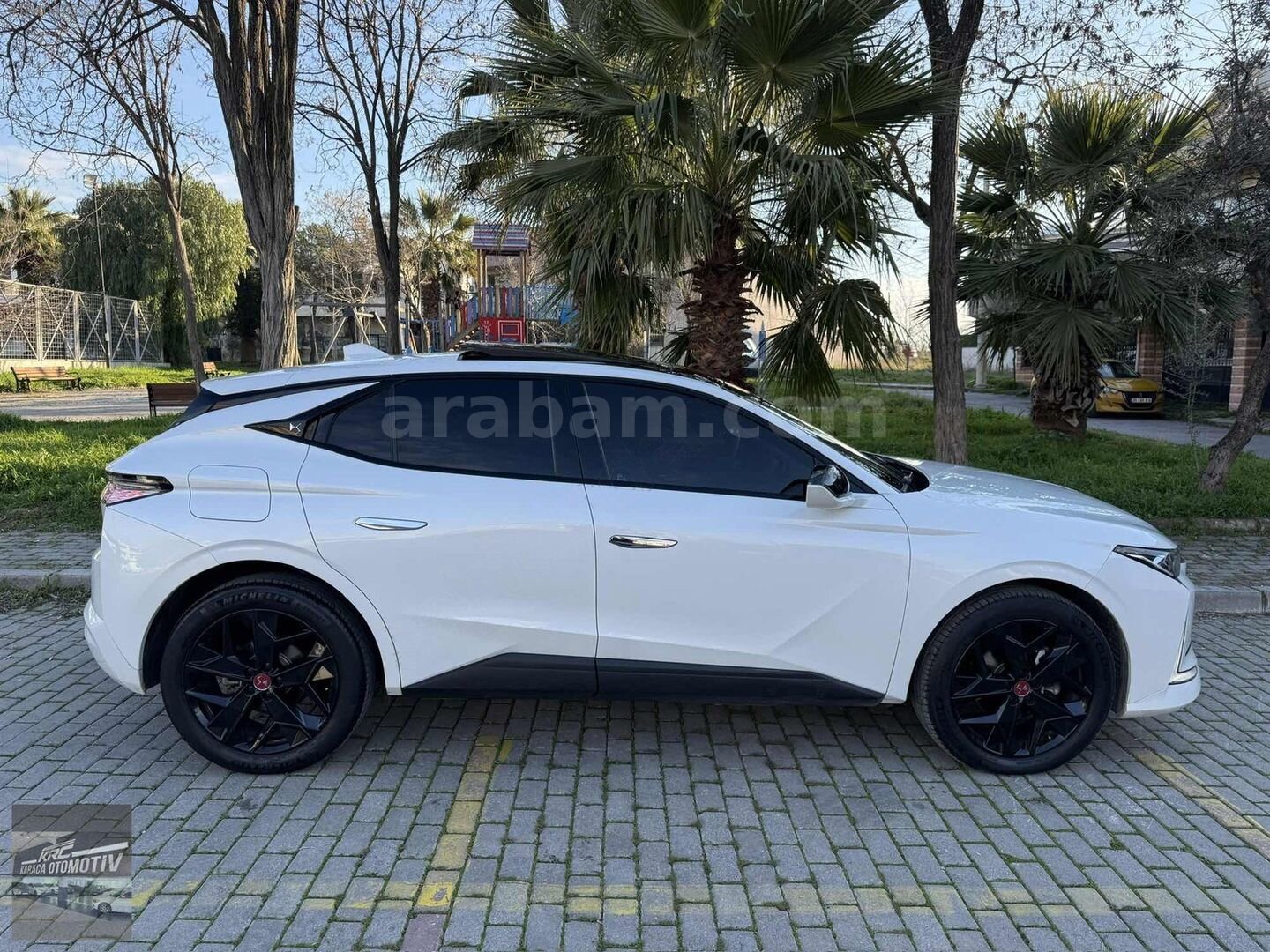 Galeriden DS Automobiles DS4 1.5 BlueHDi Performance Line 2023 Model İzmir 27.000 km Beyaz 3