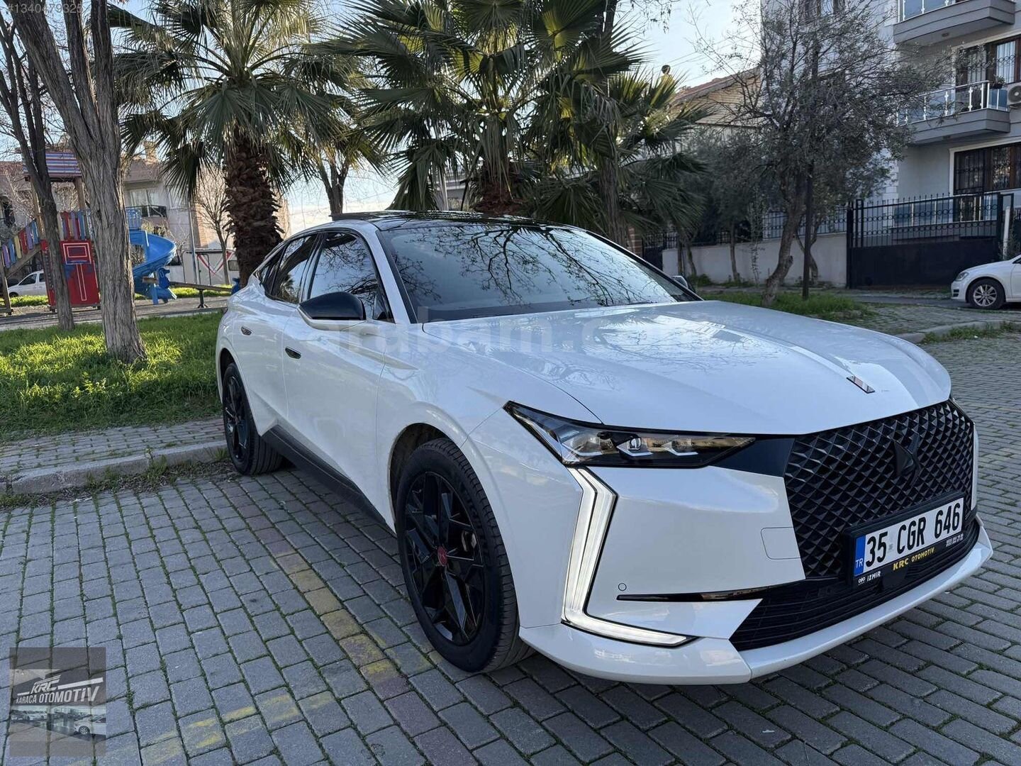 Galeriden DS Automobiles DS4 1.5 BlueHDi Performance Line 2023 Model İzmir 27.000 km Beyaz 4