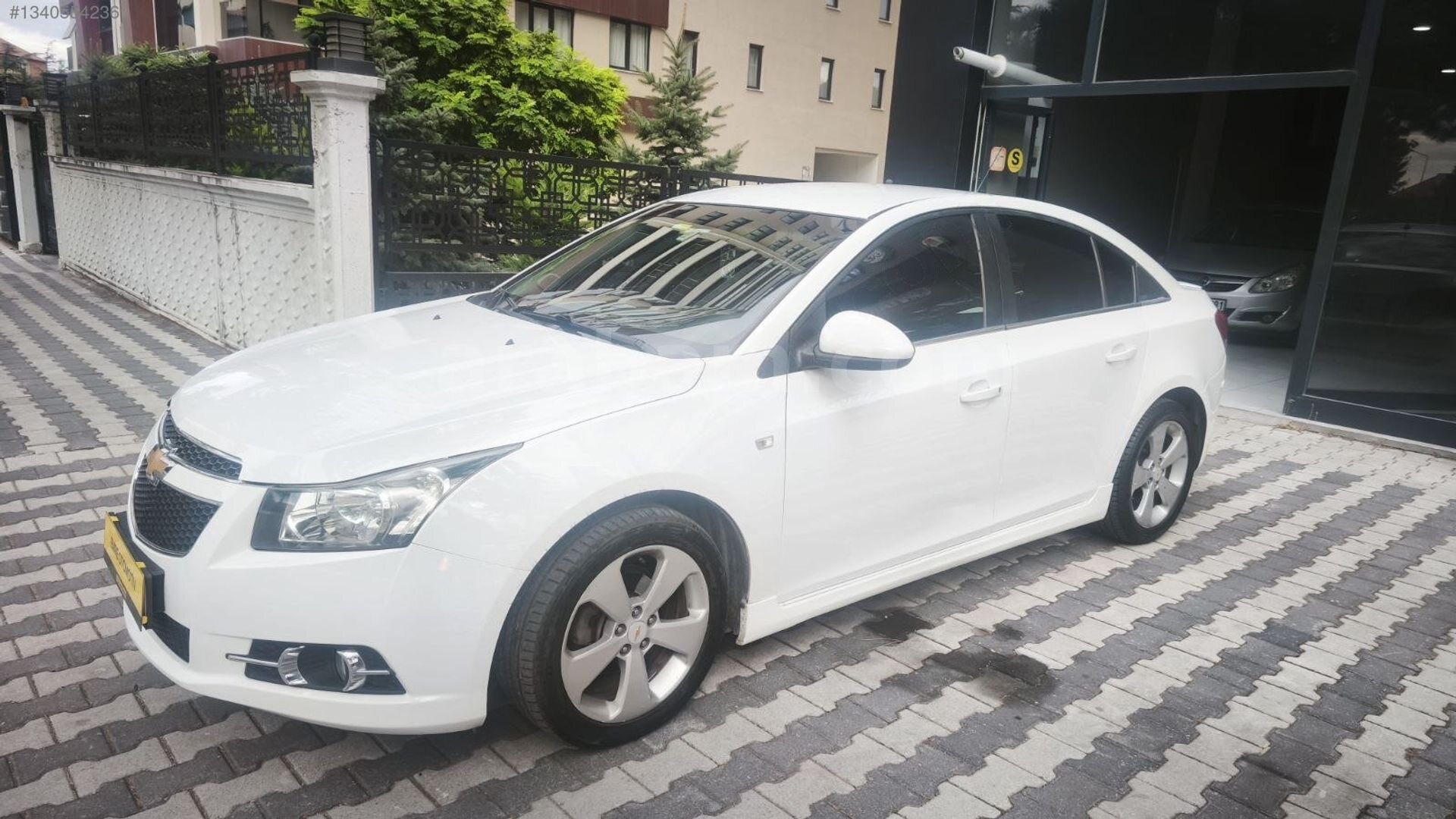 Galeriden Chevrolet Cruze 1.6 Design Edition 2011 Model Isparta 189.000 km Beyaz 3