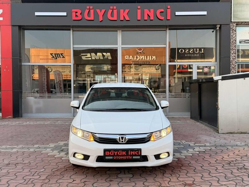 BÜYÜK İNCİ'DEN 2012 MODEL BOYASIZ 178 BİNDE OTOMATİK CIVIC
