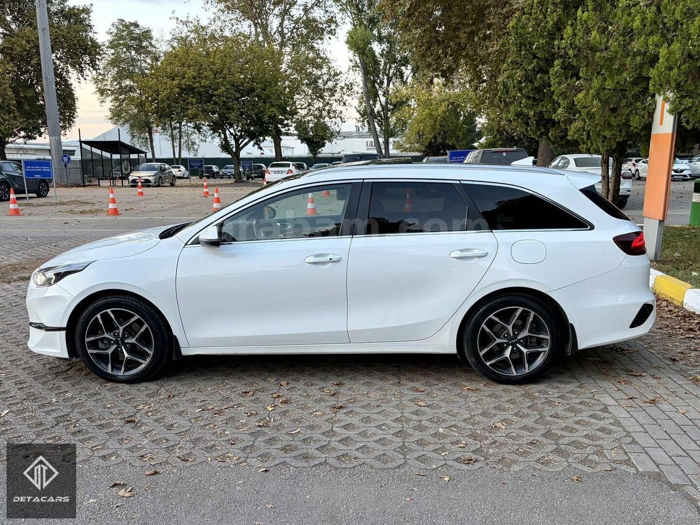 DEĞİŞENSİZ - S.BAKIMLI - 184.000 KM - %20 KDV - 12 AY TAKSİT 4