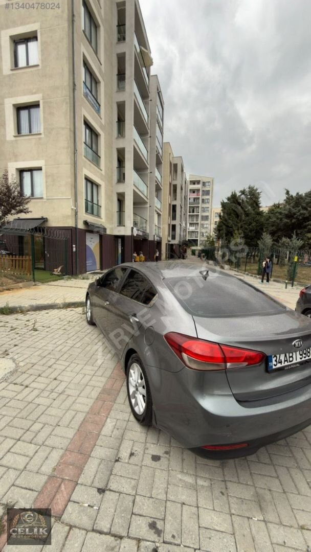 Galeriden Kia Cerato 1.6 CRDi Concept Plus 2017 Model İstanbul 162.000 km Füme 7