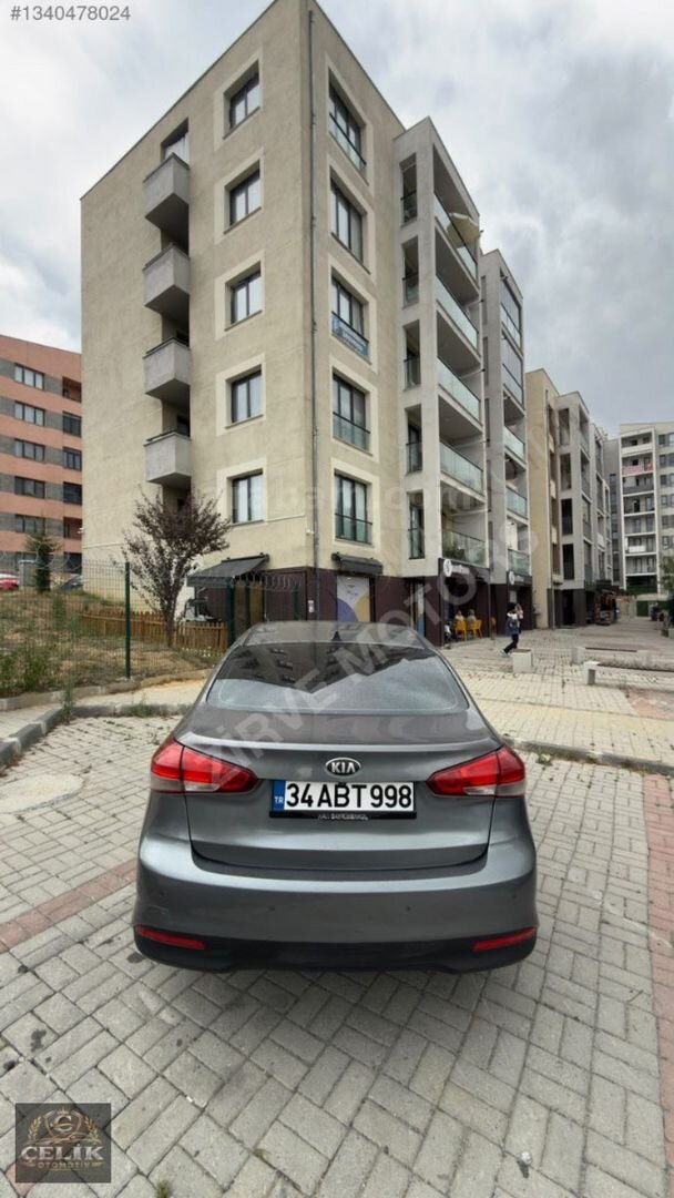 Galeriden Kia Cerato 1.6 CRDi Concept Plus 2017 Model İstanbul 162.000 km Füme 3