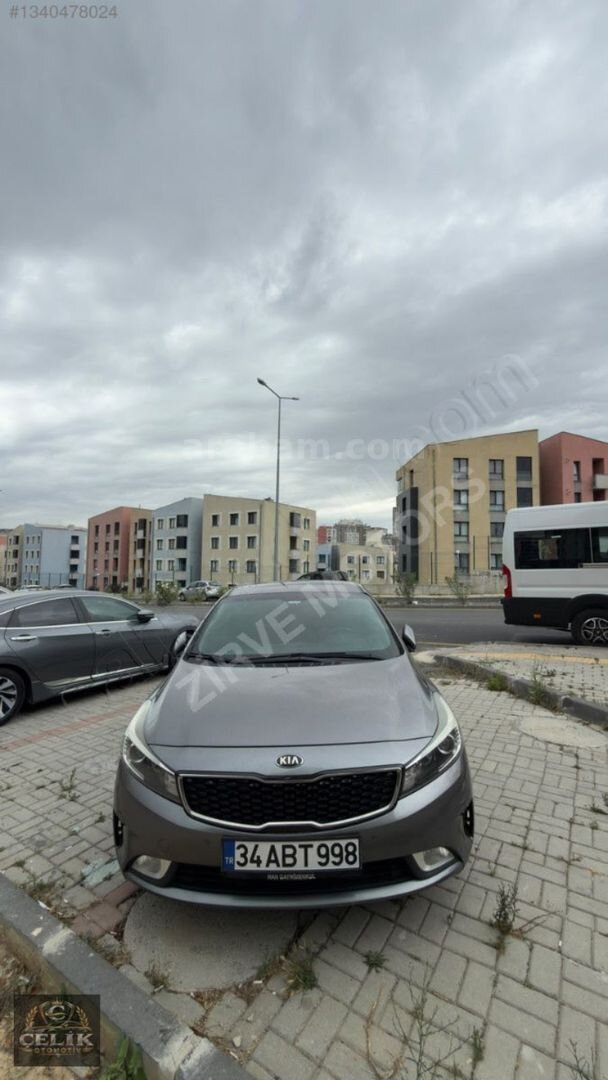 Galeriden Kia Cerato 1.6 CRDi Concept Plus 2017 Model İstanbul 162.000 km Füme 2