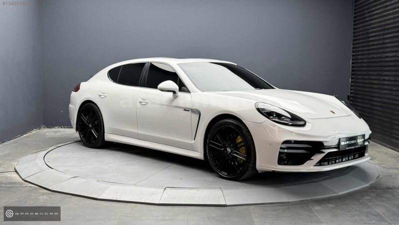 Galeriden Porsche Panamera Diesel 2012 Model İstanbul 269.000 km Beyaz