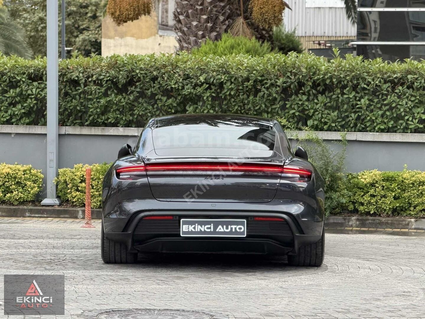 Galeriden Porsche Taycan Elektrik 2021 Model İstanbul 72.000 km Gri 7