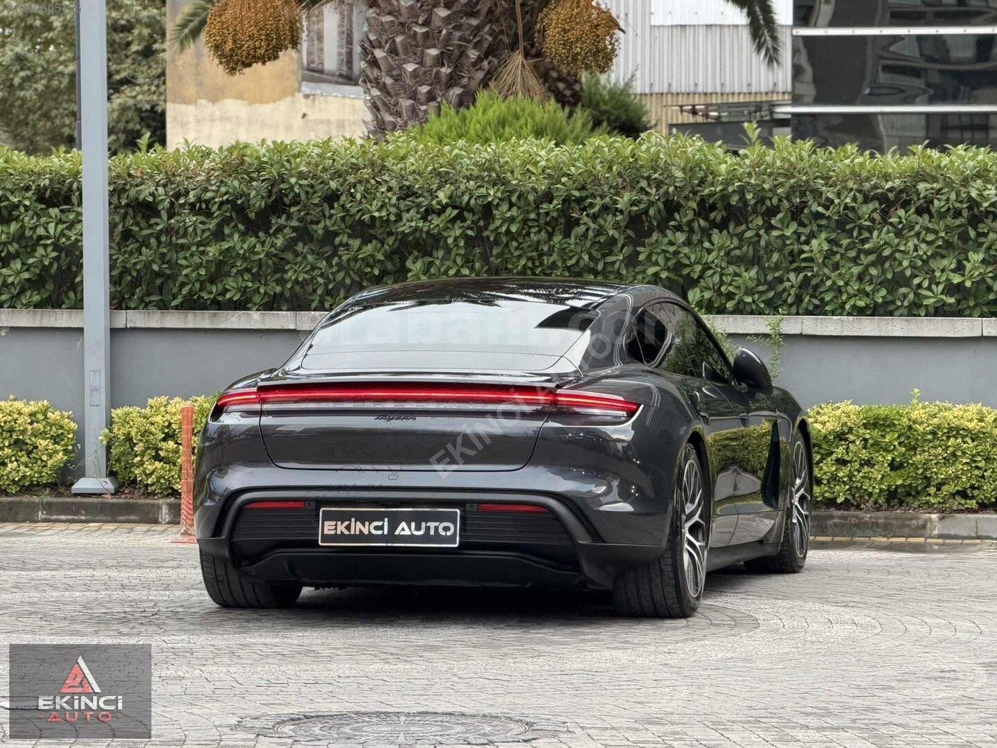 Galeriden Porsche Taycan Elektrik 2021 Model İstanbul 72.000 km Gri 6