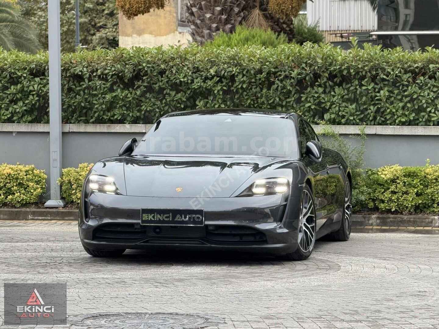 Galeriden Porsche Taycan Elektrik 2021 Model İstanbul 72.000 km Gri 3