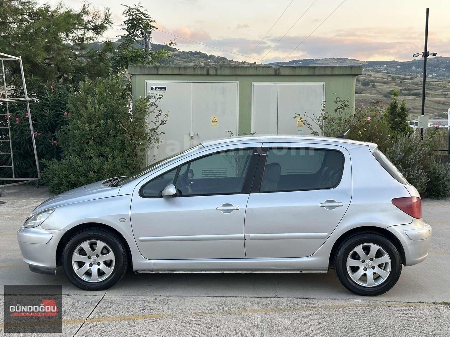 GÜNDOĞDU MOTORS DEĞİŞENSİZ TEMİZ 2004 OTOMATİK 1.6 XT PREMİUM 3