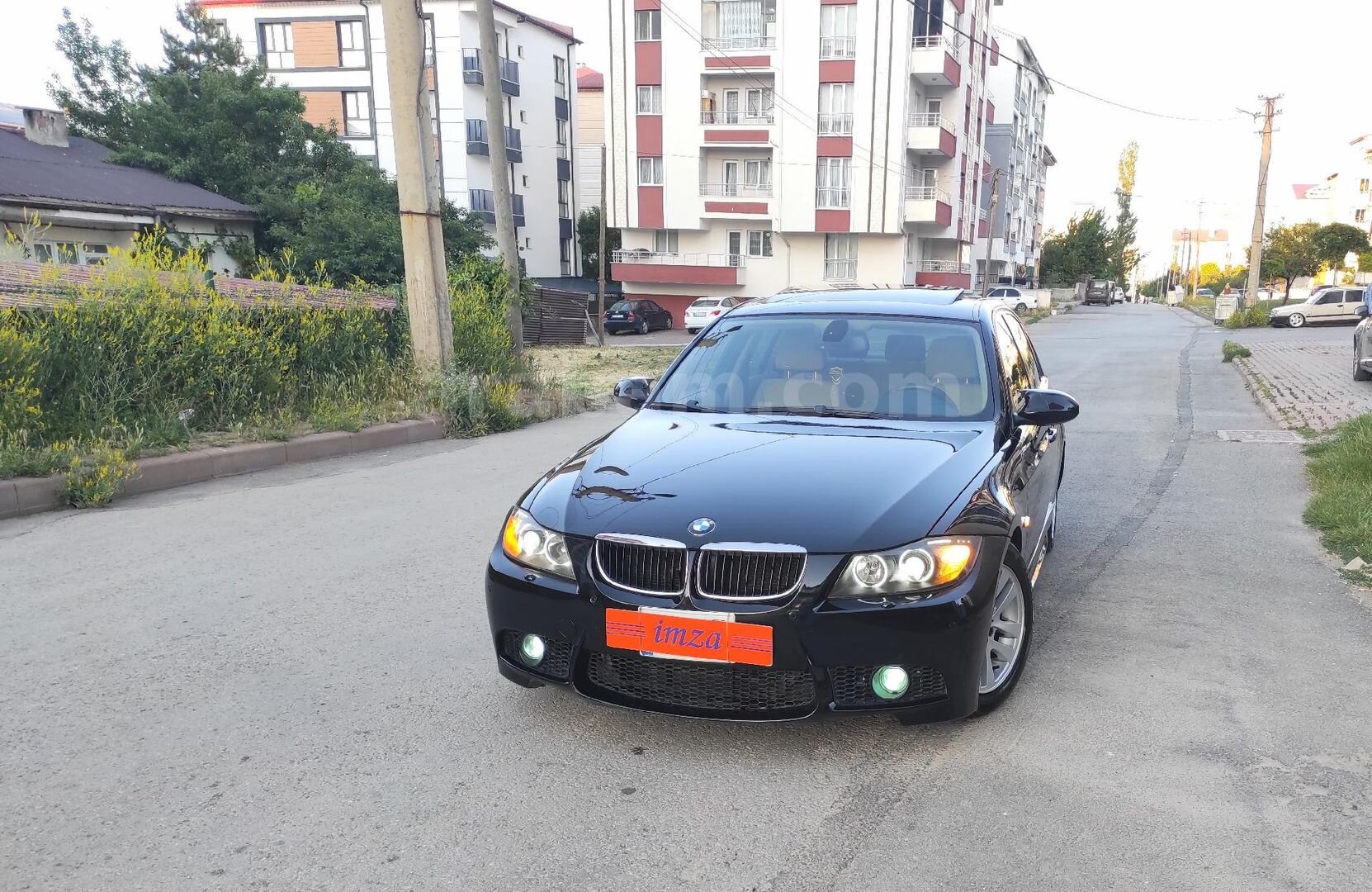 Galeriden BMW 3 Serisi 316i Premium 2008 Model Sivas 194.600 km Siyah 1