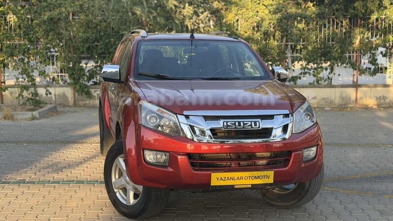 YAZANLAR OTOMOTİV'DEN KIRMIZI ISUZU. D-MAX 1