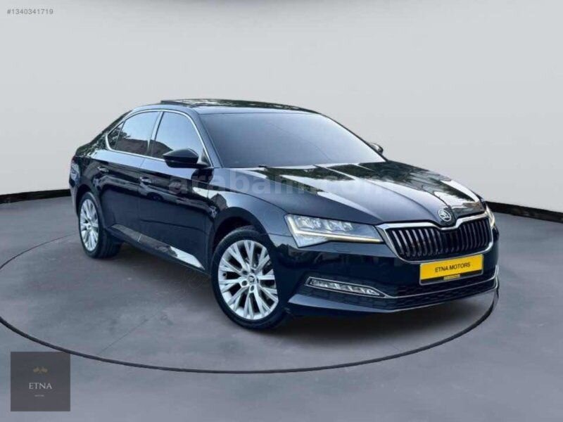ETNA MOTORS İLK EL DÜŞÜK KM KUSURSUZ SİYAH-SİYAH SÜPERB PRESTIGE