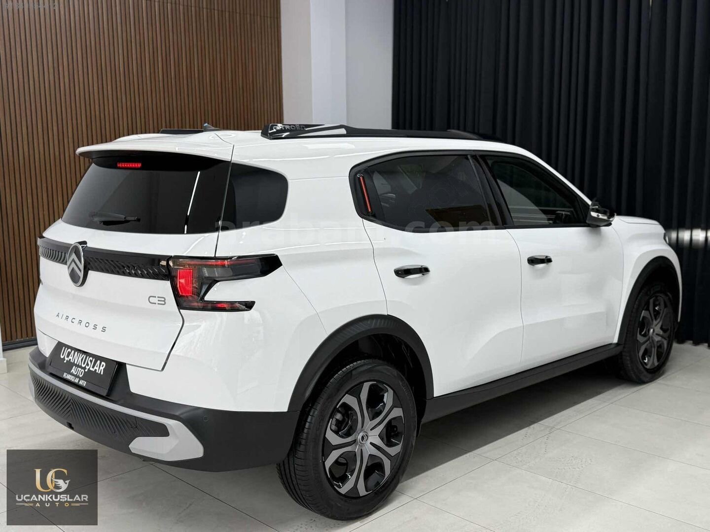 Galeriden Citroen C3 Aircross 1.2 Hybrid Plus 2026 Model İzmir 6.001 km Beyaz 7