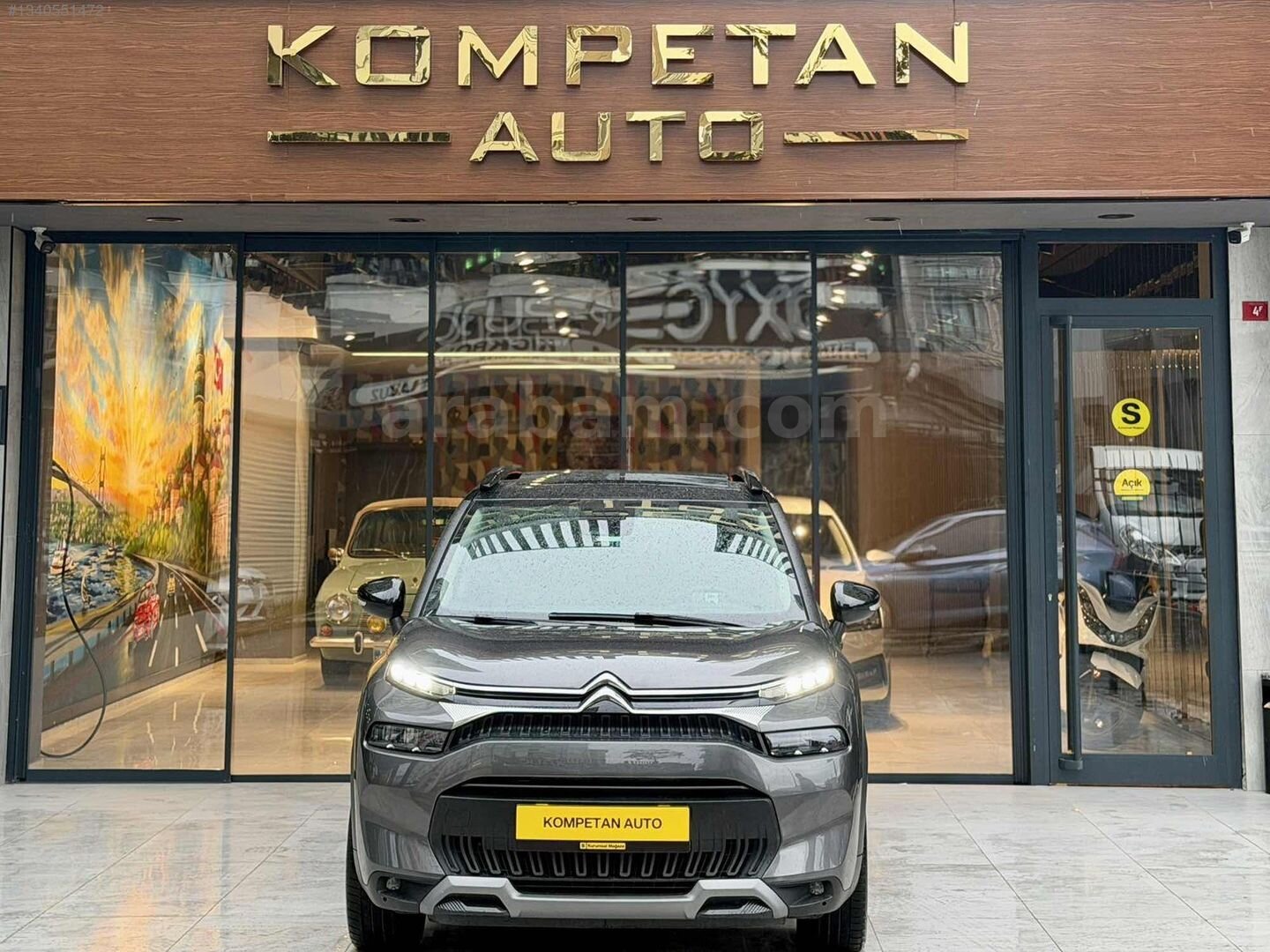 Galeriden Citroen C3 Aircross 1.2 PureTech Shine 2024 Model İstanbul 28.000 km Gri 1