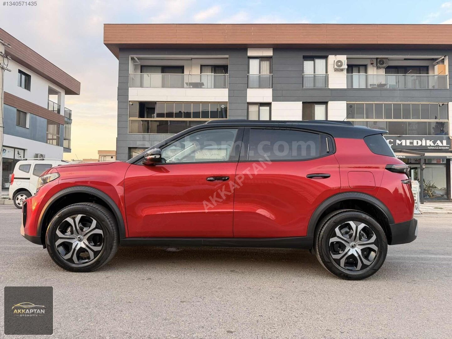 Galeriden Citroen C3 Aircross 1.2 Hybrid Plus 2026 Model İzmir 6.001 km Kırmızı 5