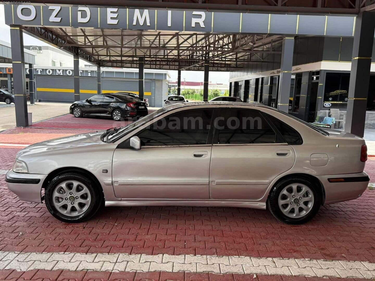 Galeriden Volvo S40 1.6 2000 Model Adana 380.000 km Gri 3