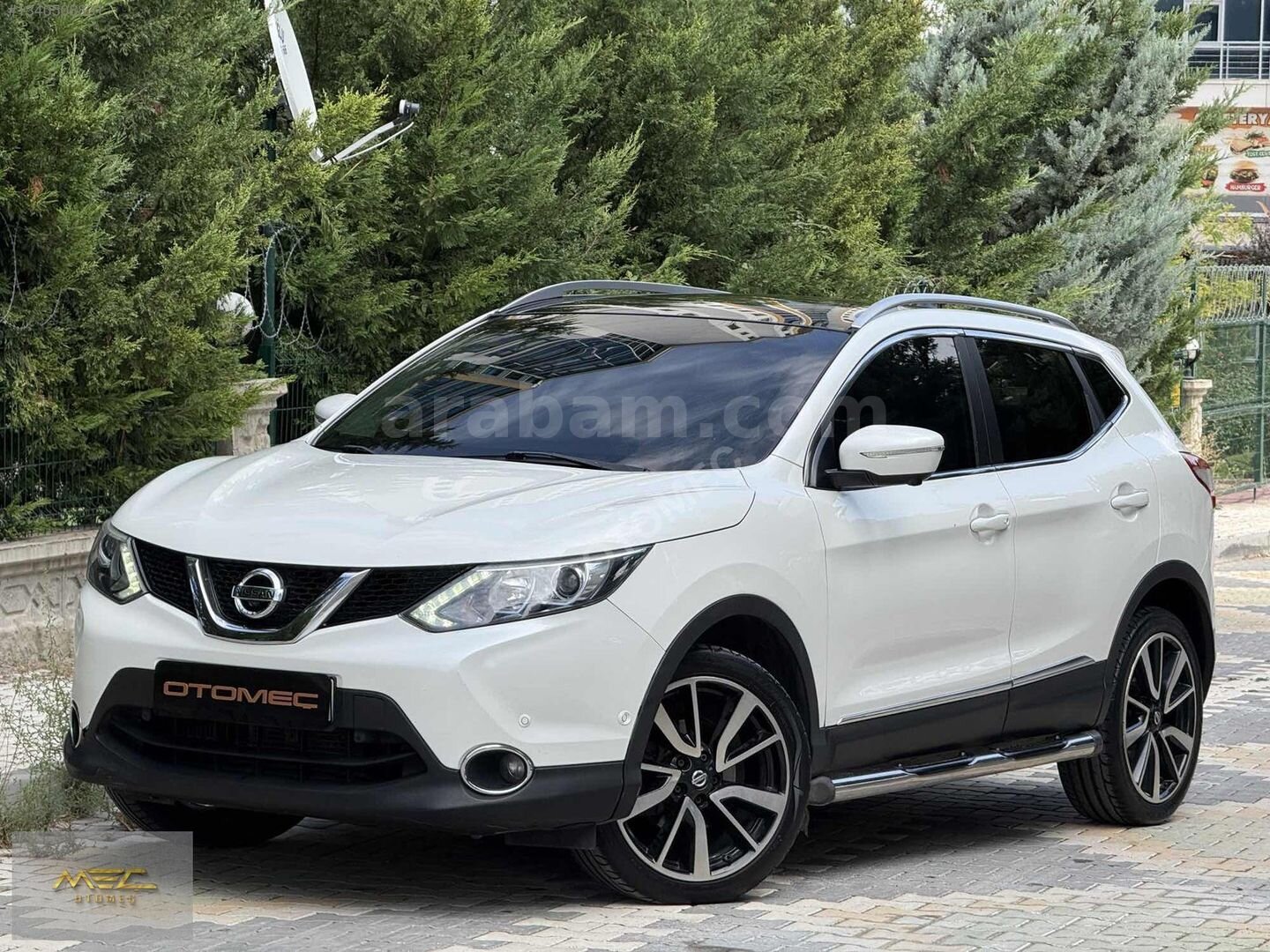 OTOMEÇ'DEN NİSSAN QASHQAİ DEĞİŞENSİZ BOYASIZ CAM TAVAN 3