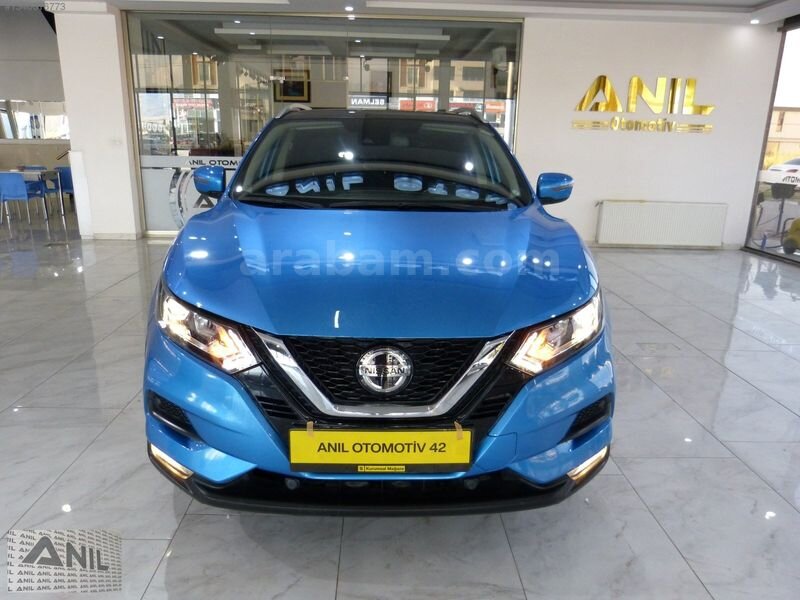 BOYASIZ 2019 QASHQAİ 1.3 SKYPACK 160 HP CAM TAVAN 67.900 KM
