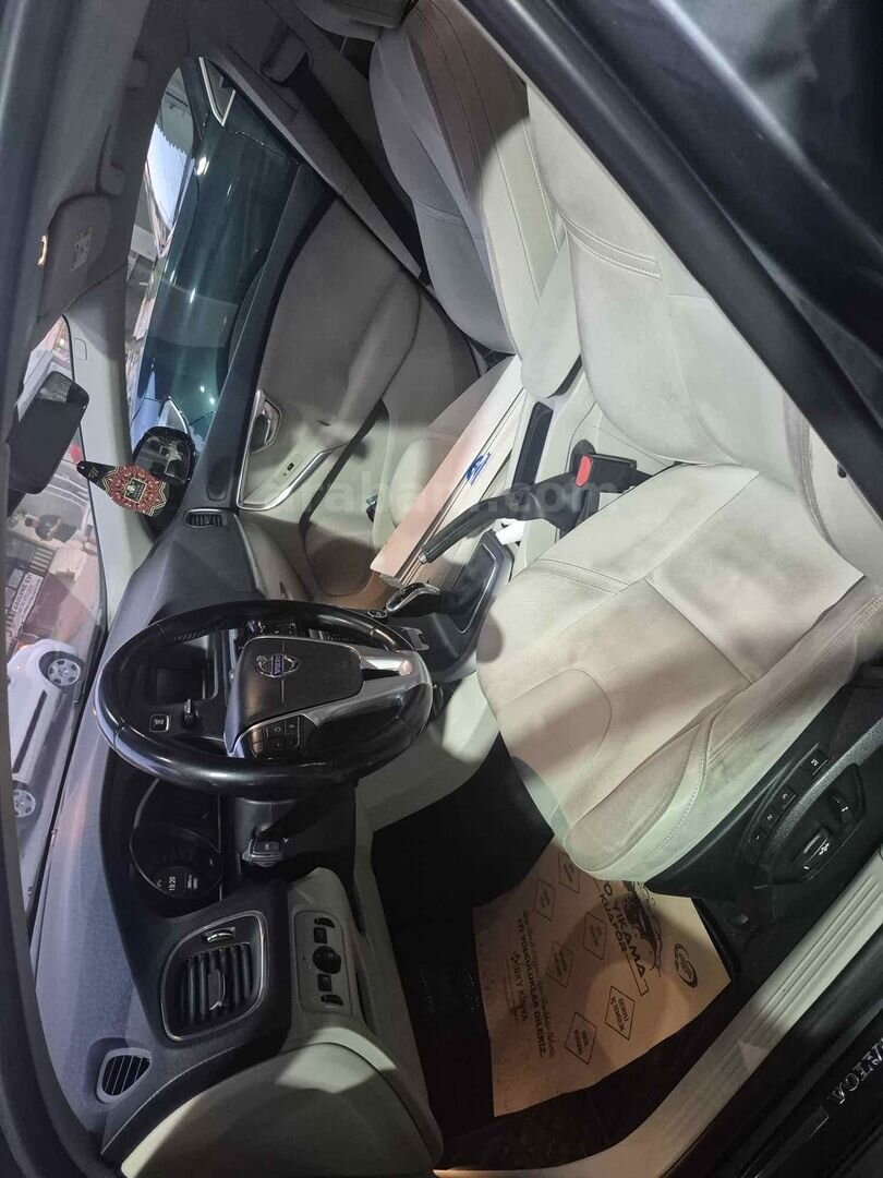 Sahibinden Volvo V40 1.6 D Premium 2015 Model İzmir 190.000 km Gri 6