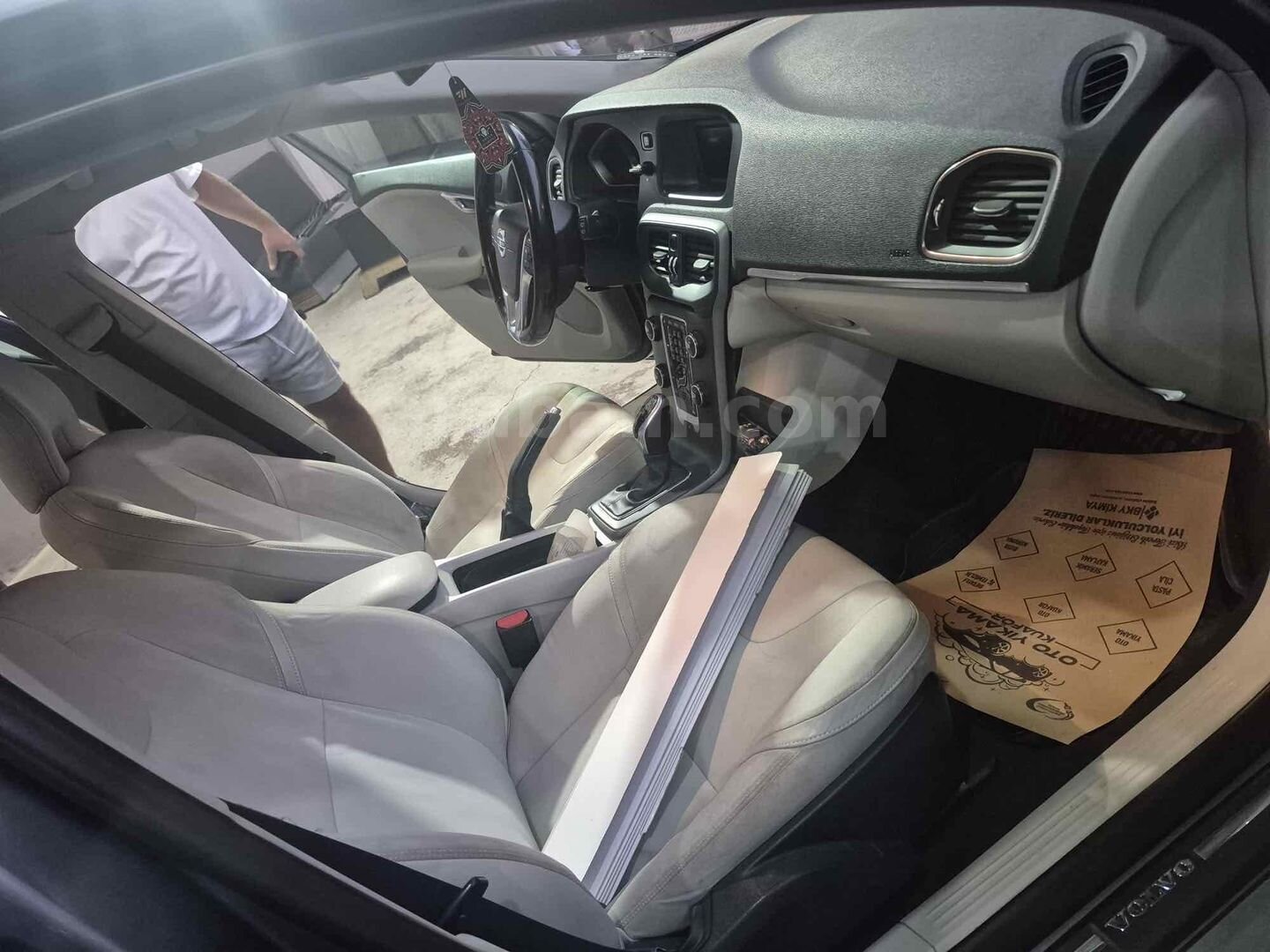 Sahibinden Volvo V40 1.6 D Premium 2015 Model İzmir 190.000 km Gri 5