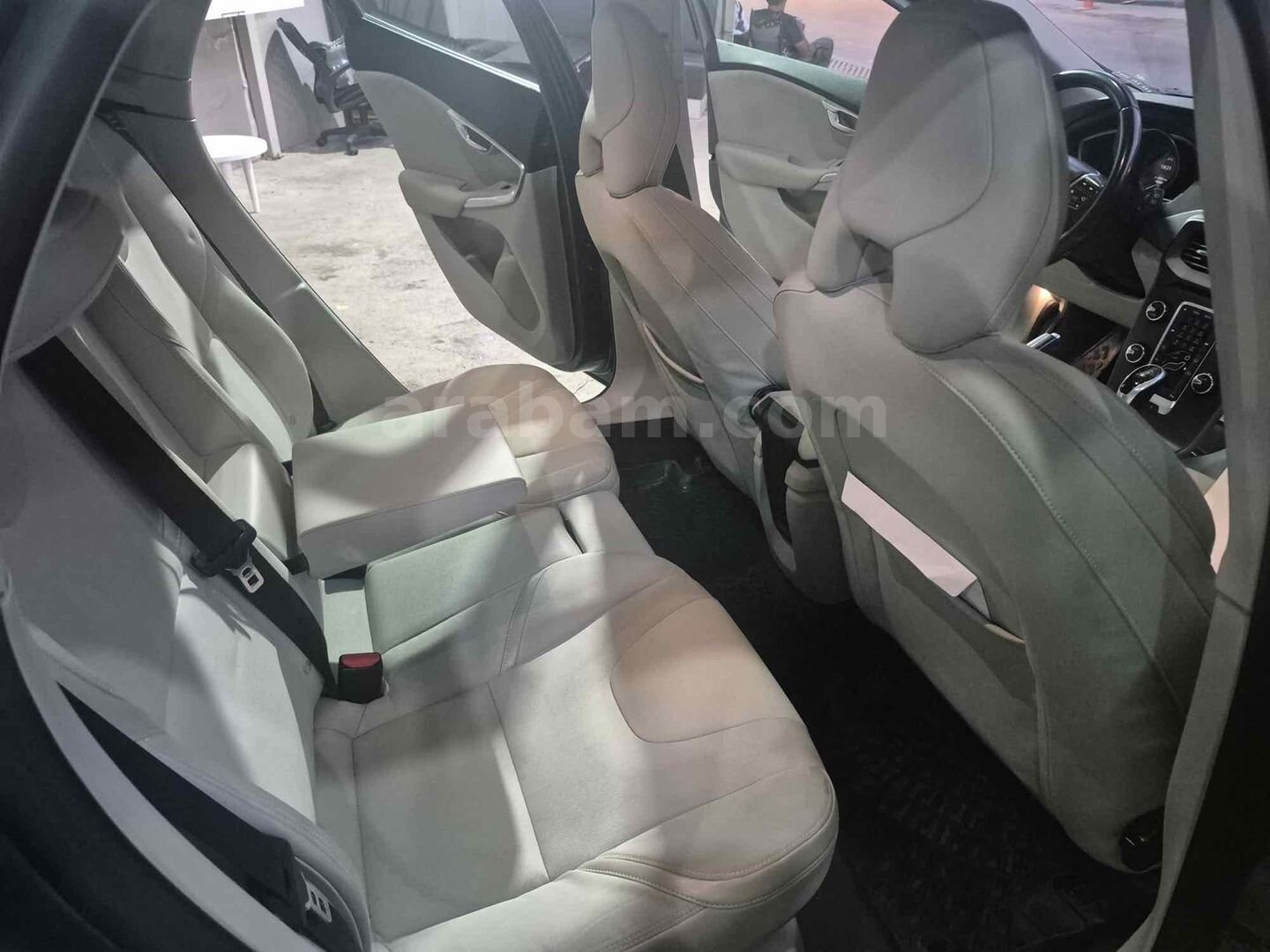 Sahibinden Volvo V40 1.6 D Premium 2015 Model İzmir 190.000 km Gri 4