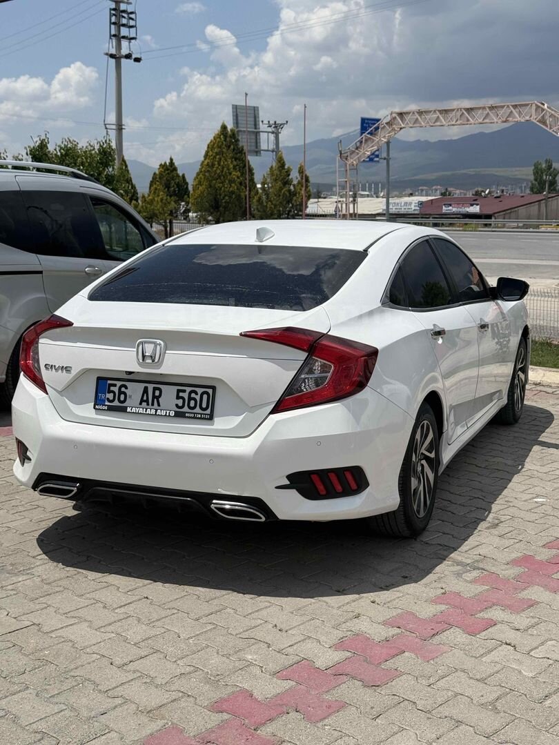 Sahibinden Honda Civic 1.6i VTEC Executive 2017 Model 197.000 km Beyaz 7