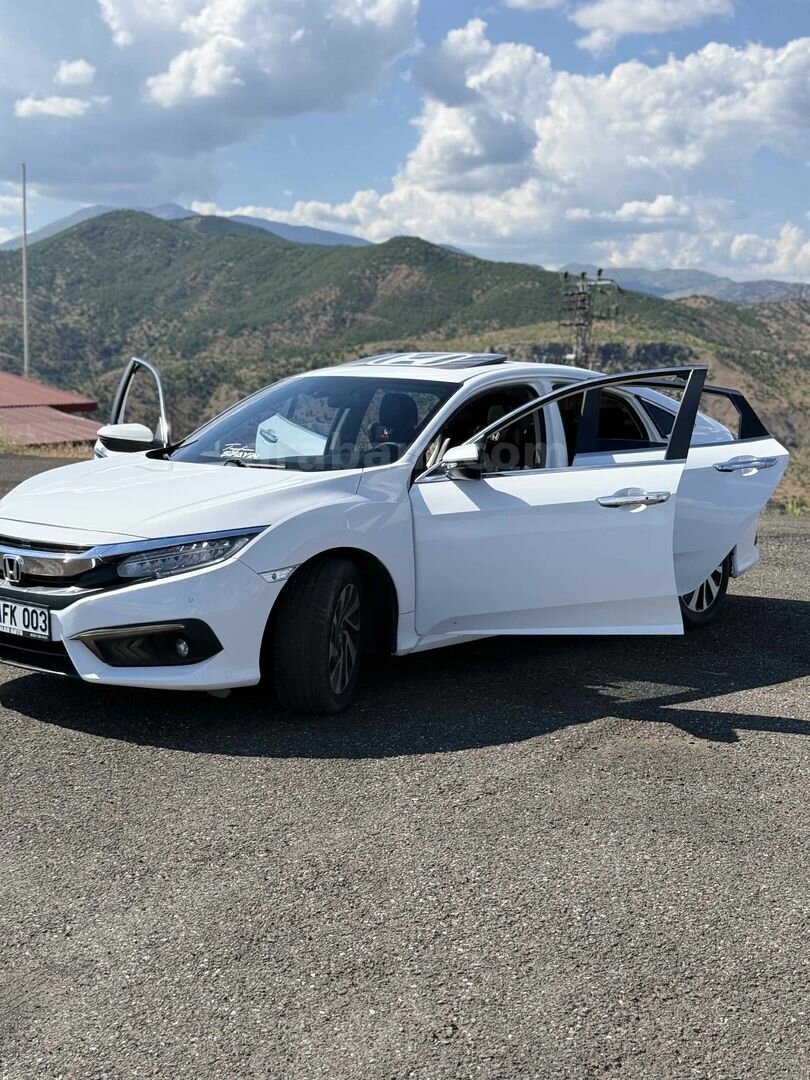 Sahibinden Honda Civic 1.6i VTEC Executive 2017 Model 197.000 km Beyaz 2