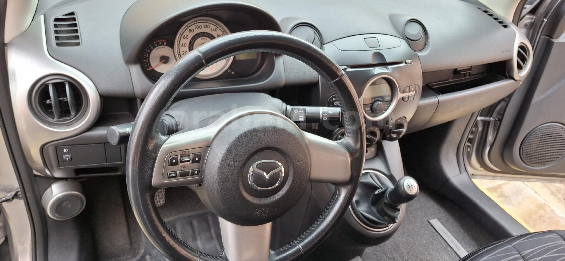 Sahibinden Mazda 2 1.3 Go 2011 Model İstanbul 62.000 km Gri 7