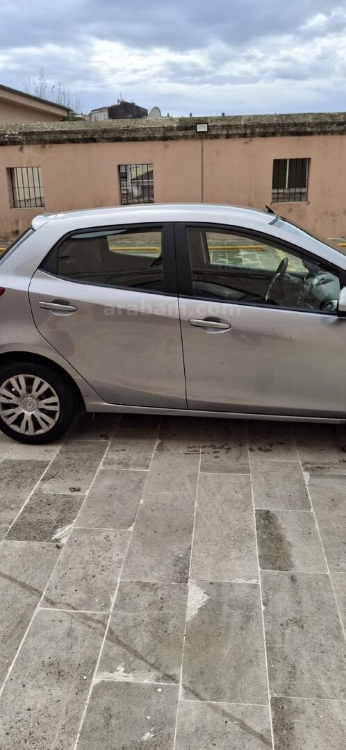 Sahibinden Mazda 2 1.3 Go 2011 Model İstanbul 62.000 km Gri 3